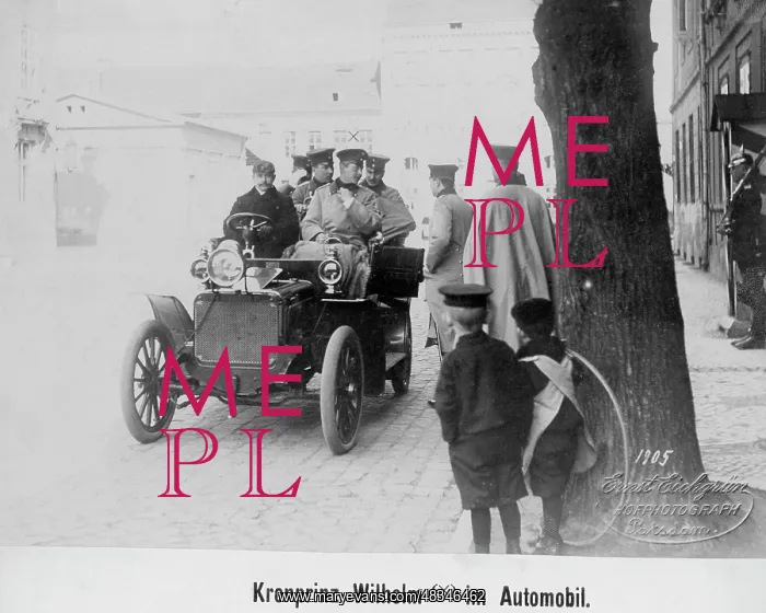 : Crown Prince Wilhelm in a car, 1905 : Crown Prince Wilhelm in a car, 1905