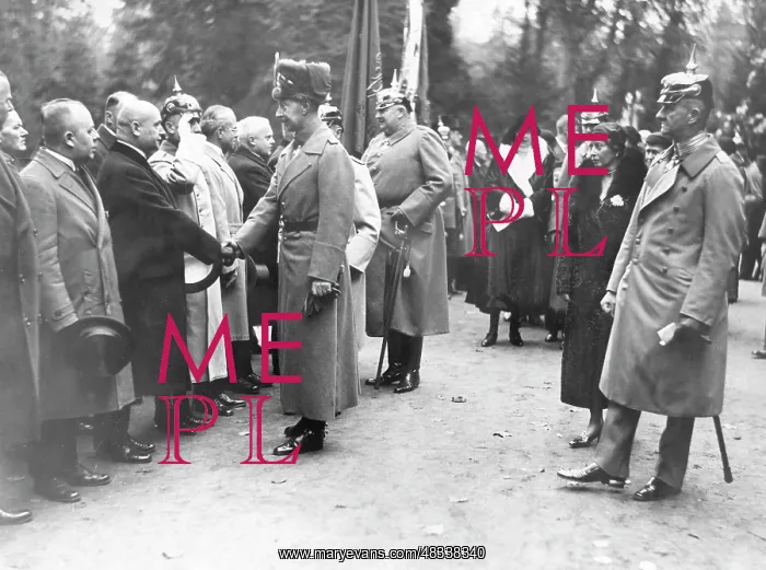 : Crown Prince Wilhelm of Prussia welcomes representatives : Crown Prince Wilhelm of Prussia welcomes representatives