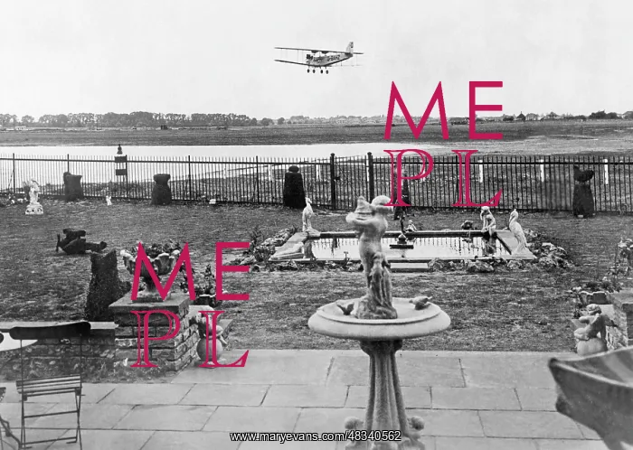 : Croydon Airport, 1930 : Croydon Airport, 1930