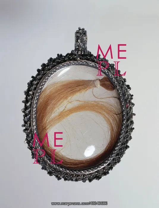 : Crystal Medallion Mounted On Silver : Crystal Medallion Mounted On Silver
