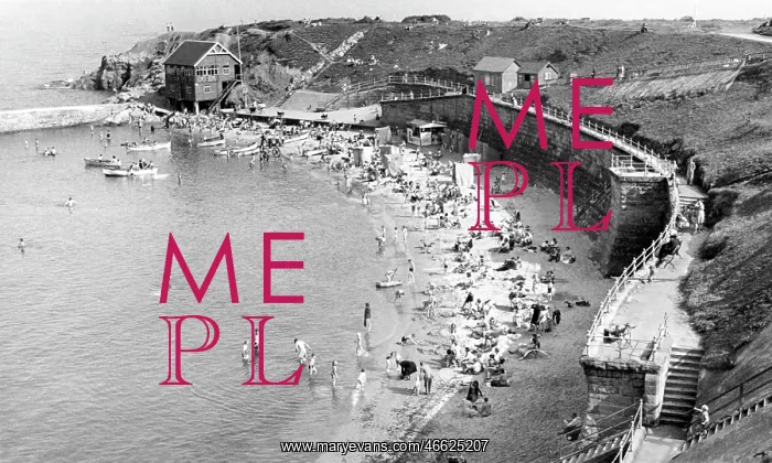  : Cullercoats, the Beach c1955