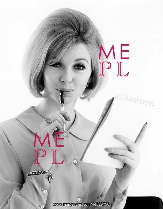 : CUNNING BLONDE SECRETARY : CUNNING BLONDE SECRETARY