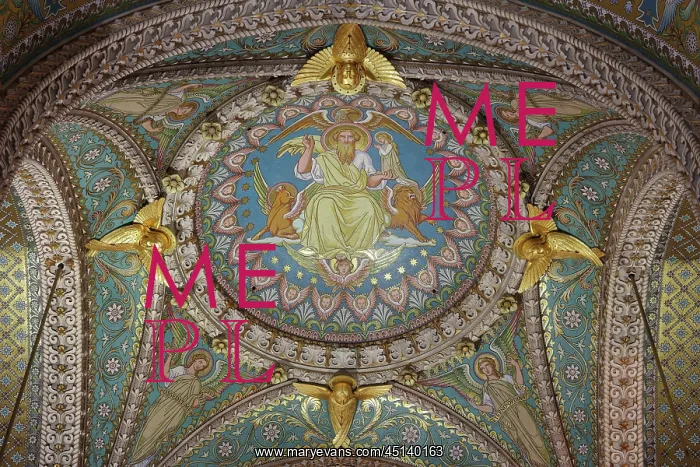 : Cupola in the nave of the Basilica Notre Dame : Cupola in the nave of the Basilica Notre Dame
