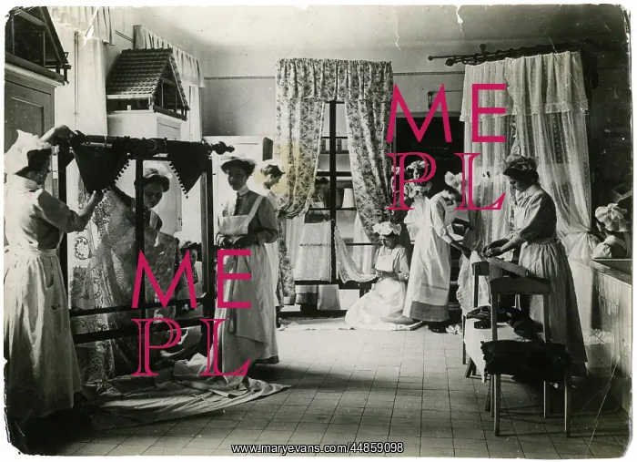 : CURTAIN MAKERS 1900 : CURTAIN MAKERS 1900