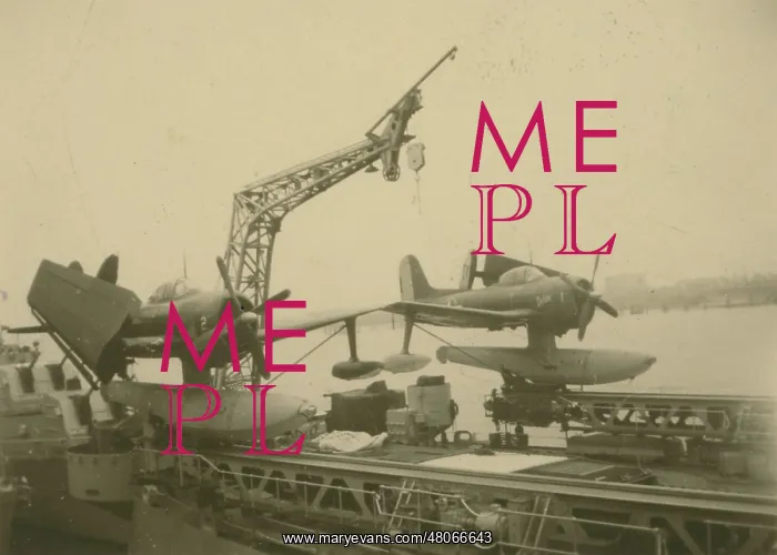 : Curtiss Model 96 SC-1 Seahawks aboard a US battleship : Curtiss Model 96 SC-1 Seahawks aboard a US battleship