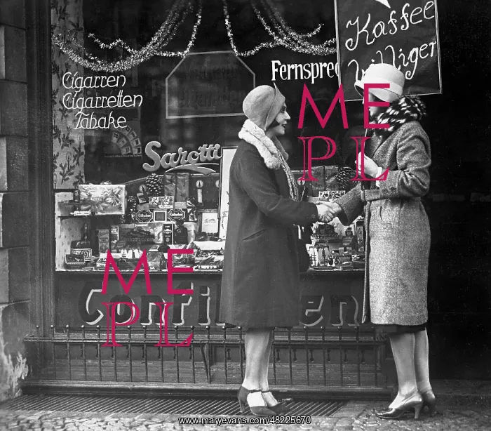 : Customers in front of a mom-and-pop store : Customers in front of a mom-and-pop store