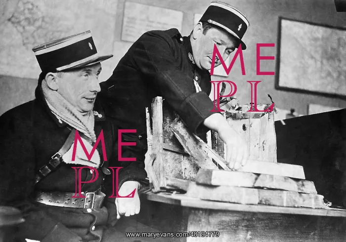 : Customs officials with gold bars, 1935 : Customs officials with gold bars, 1935