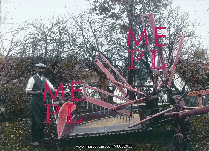  : Cutting machine with four rakes