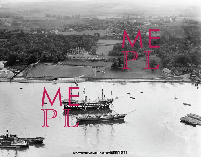 : Cutty Sark and HMS Worcester : Cutty Sark and HMS Worcester