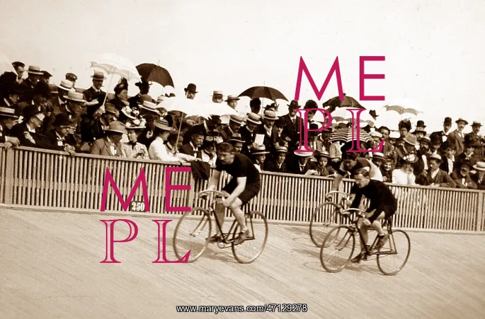  : Cycle race at a velodrome, early 1900s