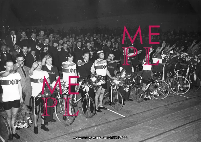 : Cycle racing Germany - Italy, 1937 : Cycle racing Germany - Italy, 1937