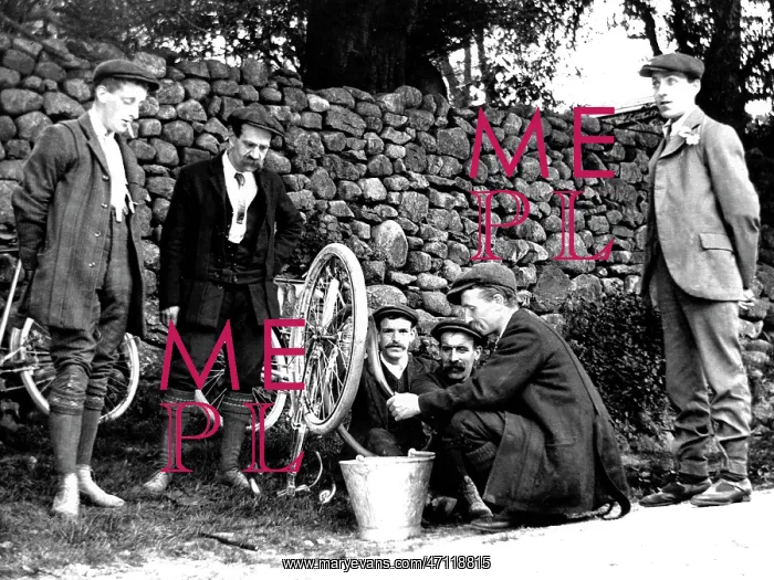 : Cycling mending a puncture early 1900s