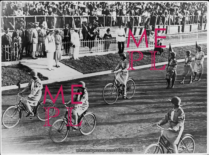 : CYCLING PARADE : CYCLING PARADE