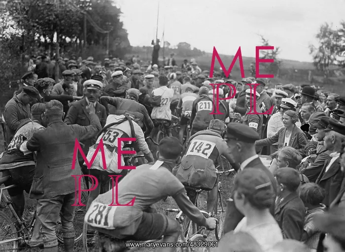 : Cycling race around Berlin, 1935 : Cycling race around Berlin, 1935
