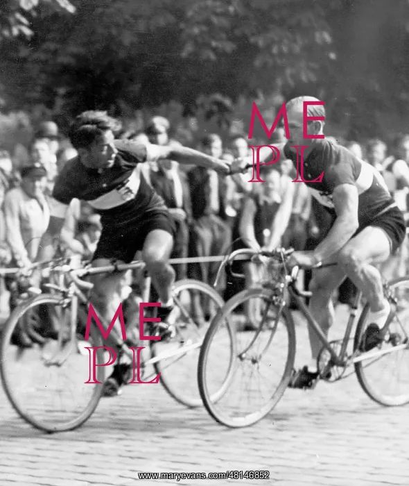: Cycling: road race, 1935 : Cycling: road race, 1935