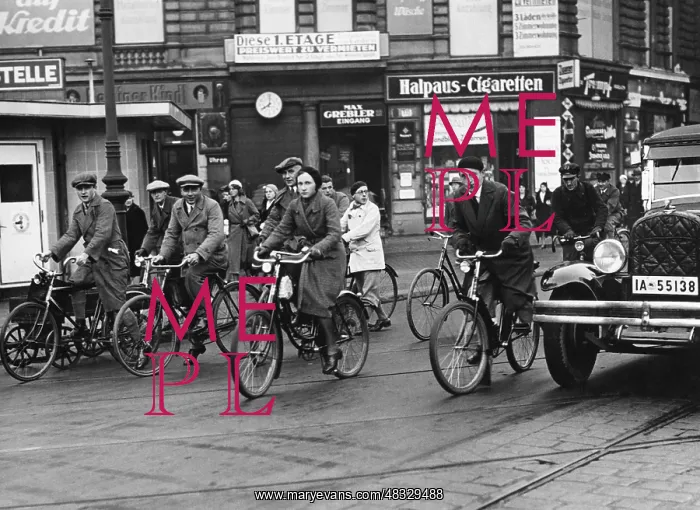 : Cyclist in Berlin, 1932 : Cyclist in Berlin, 1932