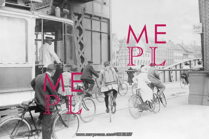 : Cyclist in Copenhagen, 1914 : Cyclist in Copenhagen, 1914