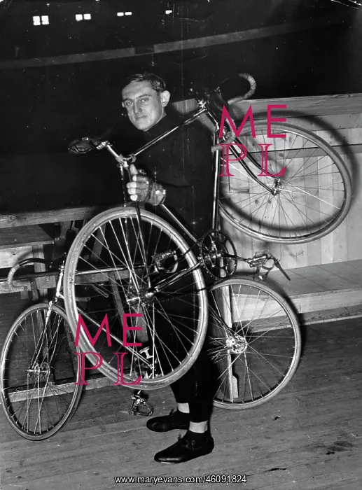  : Cyclist Max Bulla