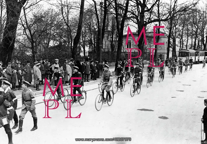 : Cyclists department in Potsdam, 1915 : Cyclists department in Potsdam, 1915