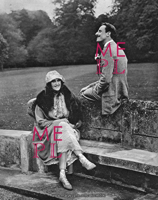 : Cynthia and Oswald Mosley on honeymoon : Cynthia and Oswald Mosley on honeymoon