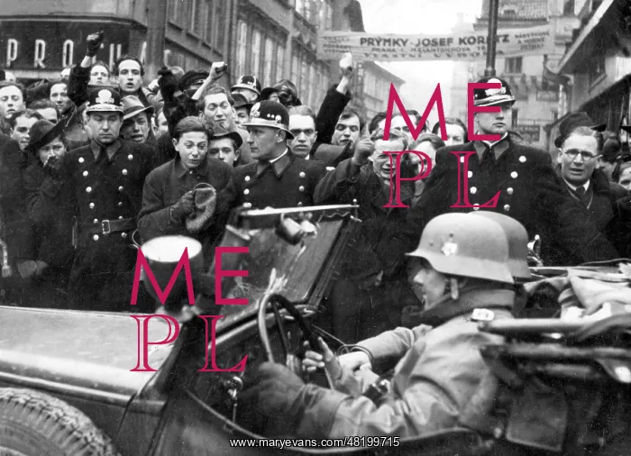 : Czech citizens protest against the entry of German troops, 1 : Czech citizens protest against the entry of German troops, 1