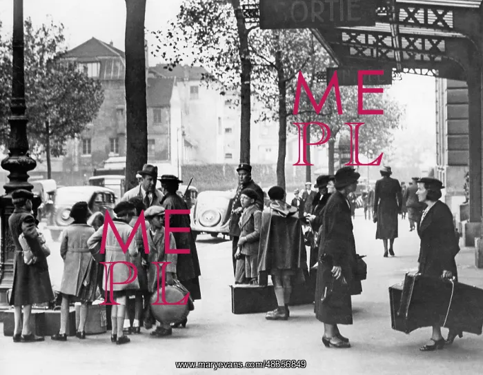 : Czech emigrants in Paris, 1938 : Czech emigrants in Paris, 1938