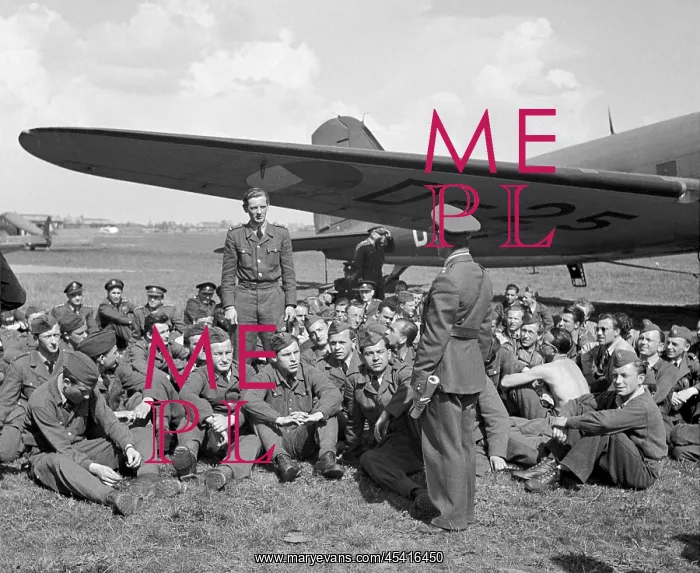 : Czechoslovak Army listen to their superior : Czechoslovak Army listen to their superior