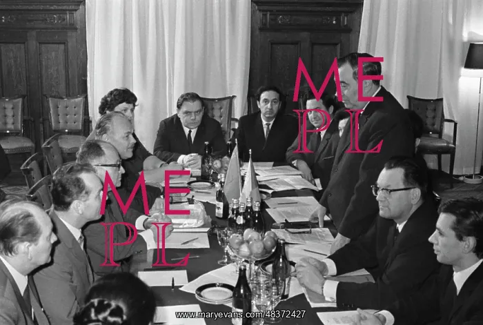 : Czechoslovak delegation visits USSR : Czechoslovak delegation visits USSR