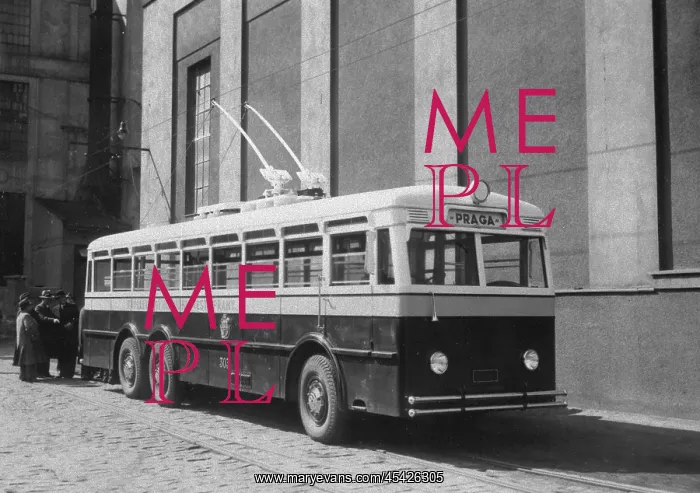  : Czechoslovakia 1936, bus powered by electricity