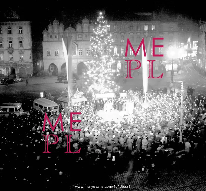 : Czechoslovakia 1936, Christmas tree at Old : Czechoslovakia 1936, Christmas tree at Old