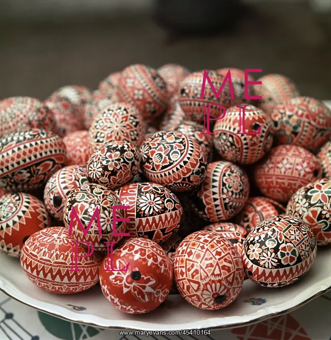  : Czechoslovakia - Easter 1958 - hand painted eggs