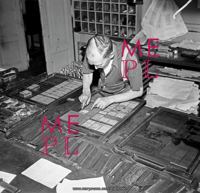 : Czechoslovakia - Prague 1950. Typesetter works : Czechoslovakia - Prague 1950. Typesetter works