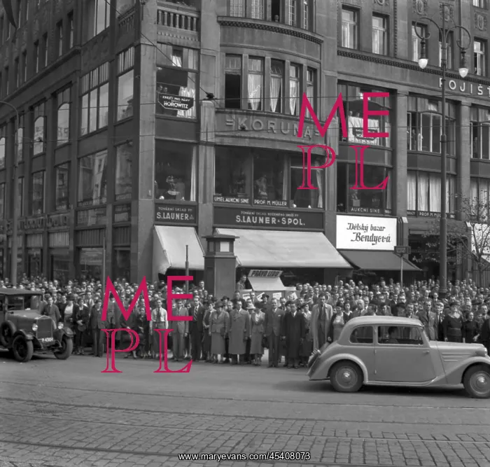 : Czechoslovakia - September 1937, Prague citizens : Czechoslovakia - September 1937, Prague citizens