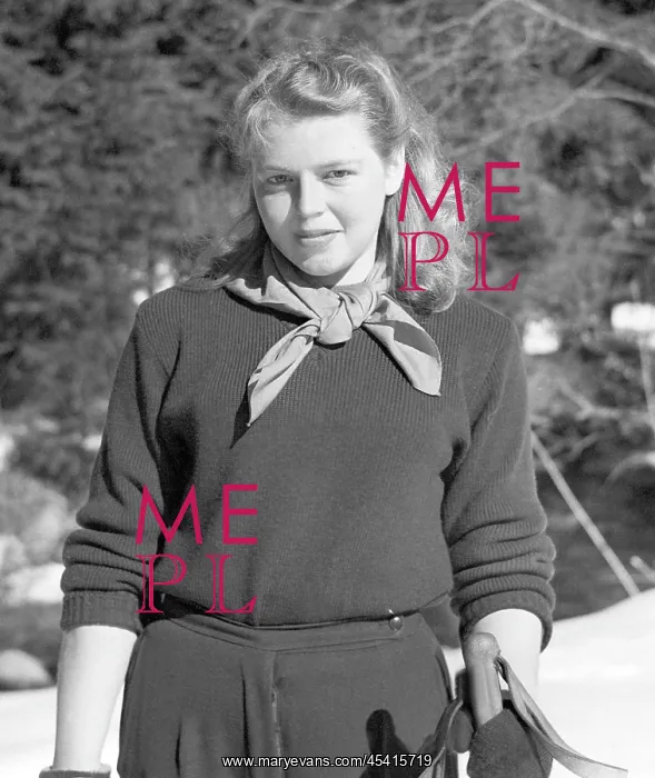 : Czechoslovakia - Spindleruv Mlyn 1948. Skier Bozena : Czechoslovakia - Spindleruv Mlyn 1948. Skier Bozena
