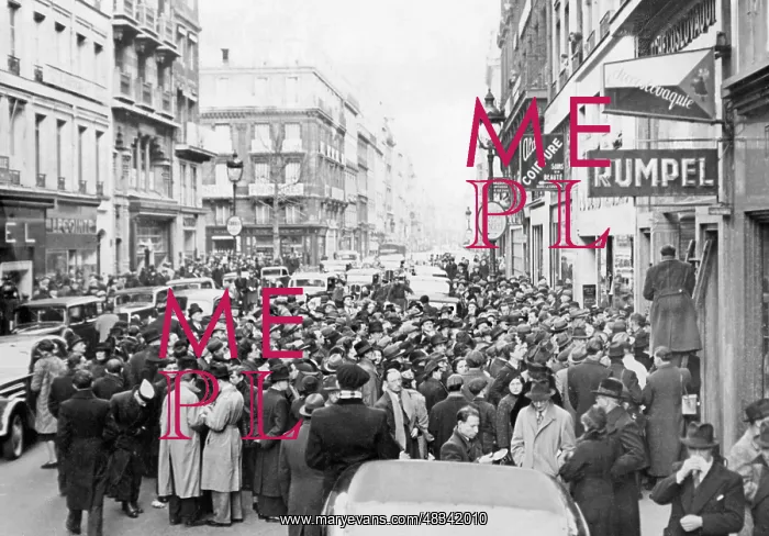 : Czechs and French in Paris, 1938 : Czechs and French in Paris, 1938