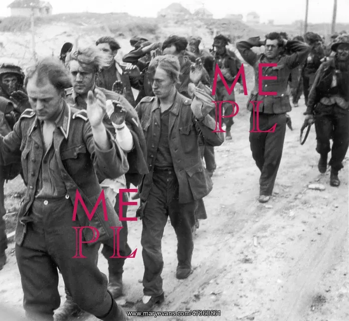 : D-Day - Captured German Prisoners : D-Day - Captured German Prisoners