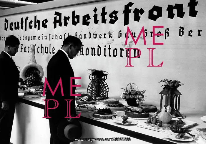 : DAF Handicraft Exhibition in Berlin, 1935 : DAF Handicraft Exhibition in Berlin, 1935