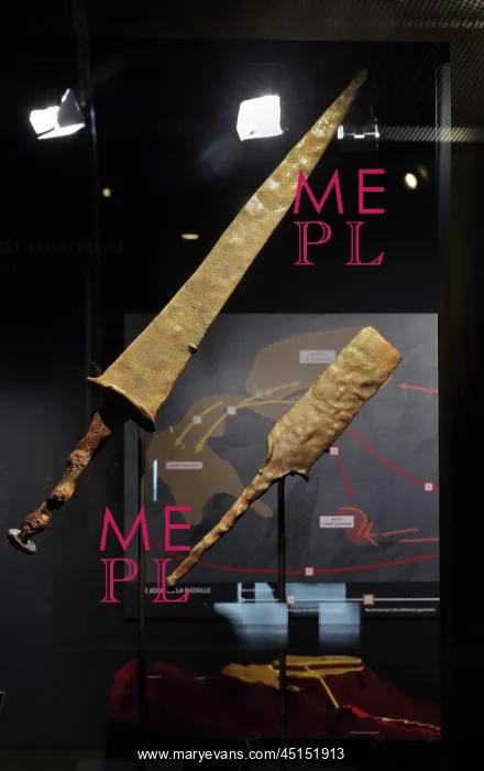 : Daggers, Musee Archeologique de la Bataille de : Daggers, Musee Archeologique de la Bataille de