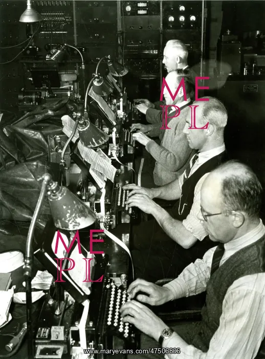  : DAIL MAIL / TYPING STORY