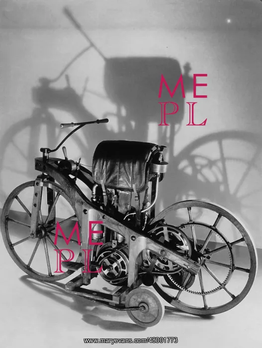 : Daimler motorcycle from 1885 : Daimler motorcycle from 1885