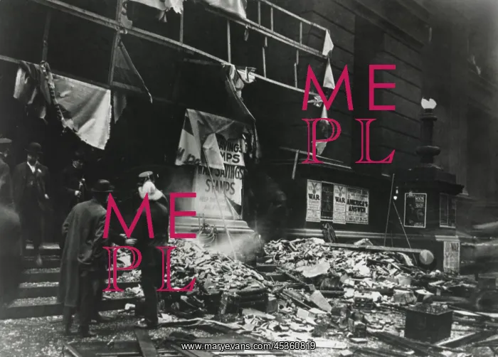  : Damage to Chicago's Federal Building from a bomb