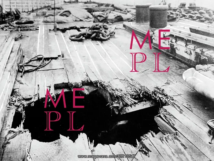 : Damaged deck of the SMS Seydlitz, 1916 : Damaged deck of the SMS Seydlitz, 1916