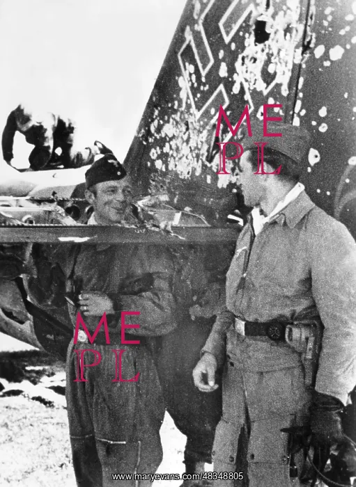 : Damaged german airplane, 1943 : Damaged german airplane, 1943