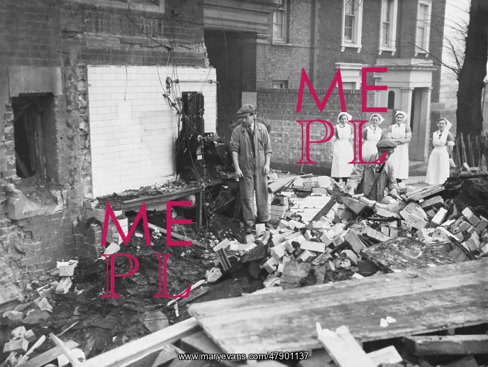 : Damaged London Hospital - The Blitz : Damaged London Hospital - The Blitz