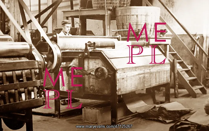  : A damping machine, linen production, Victorian period