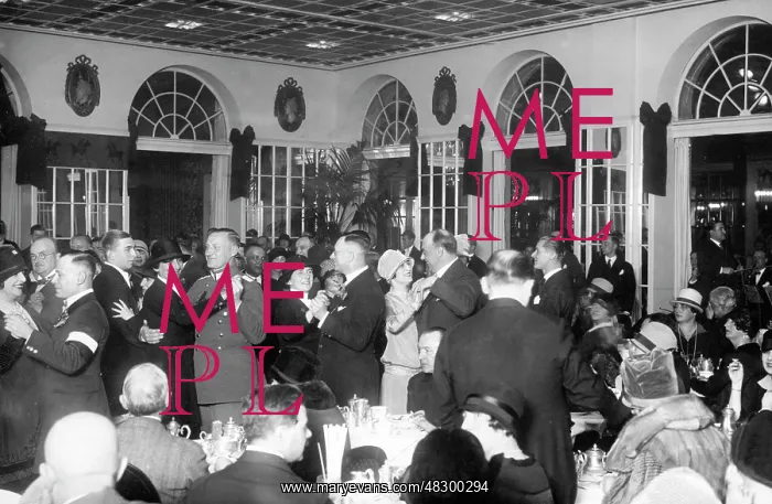 : Dance afternoon at the Hotel Adlon, 1926 : Dance afternoon at the Hotel Adlon, 1926