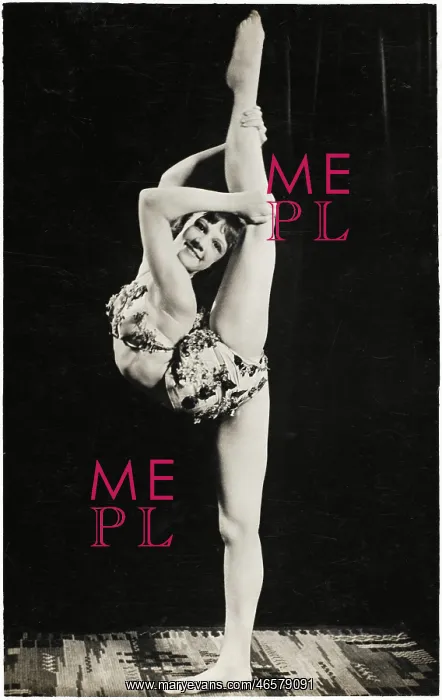 : Dancer & Contortionist performing vertical splits! : Dancer & Contortionist performing vertical splits!