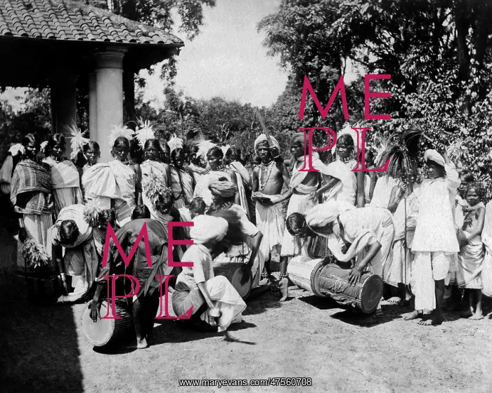 : Dancers and drummers, Ceylon (Sri Lanka) : Dancers and drummers, Ceylon (Sri Lanka)