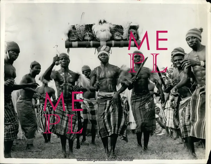 : Dancers and warriors at Port Harcourt, Nigeria, royal tour : Dancers and warriors at Port Harcourt, Nigeria, royal tour