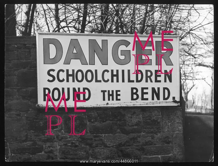 : DANGER - SCHOOLCHILDREN! : DANGER - SCHOOLCHILDREN!
